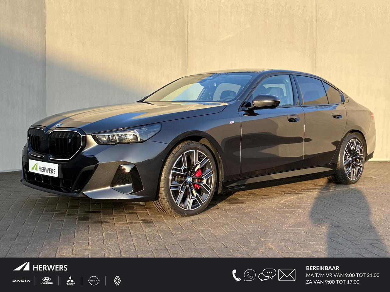 BMW i5 XDrive40 M Sport Edition 84 kWh 4WD / VOL LEDER / Fabrieksgarantie t/m 04-2028 / SOH 97,29% / Elektrische Trekhaak (1500KG) / Comfort Pack / Innovation Pack / M Sportpakket Pro / Travelpack /