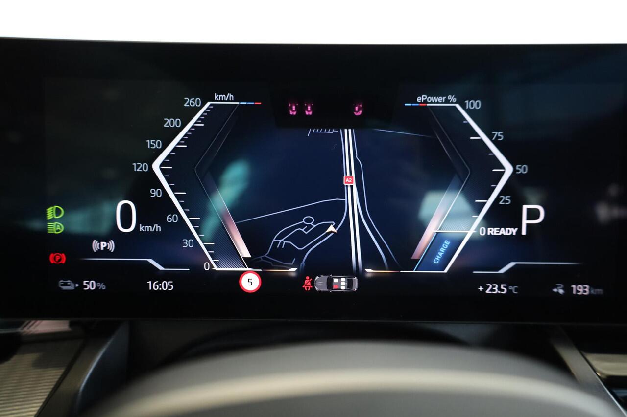 BMW i5 Sedan eDrive40 | M Sport | Glazen Panoramadak | Trekhaak Elektrisch | 20" M Sterspaak | Stuur & Stoelverwarming | Stoelventilatie | Harman Kardon | Active Cruise Control