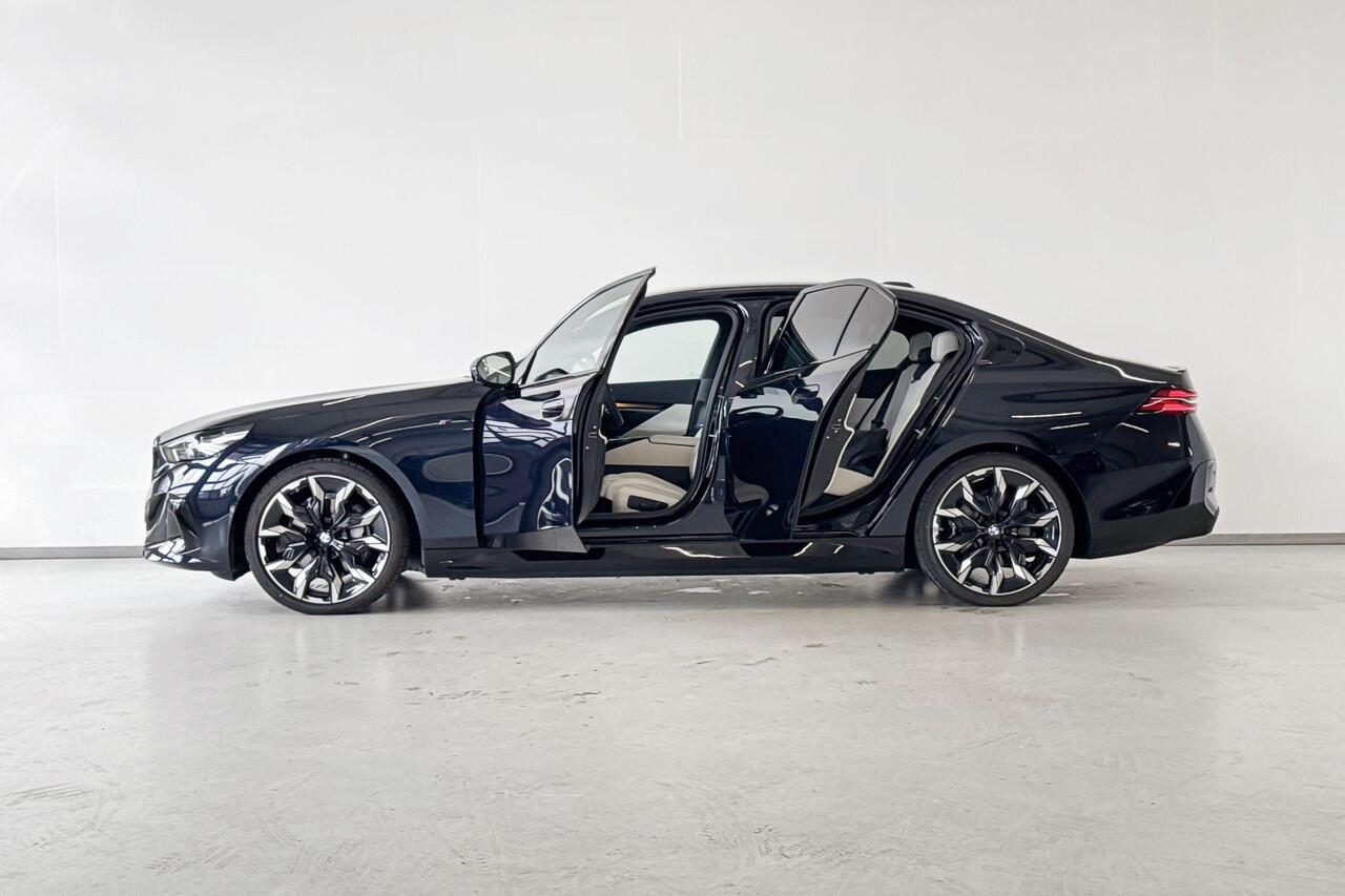 BMW i5 Sedan eDrive40 M Sport Edition
