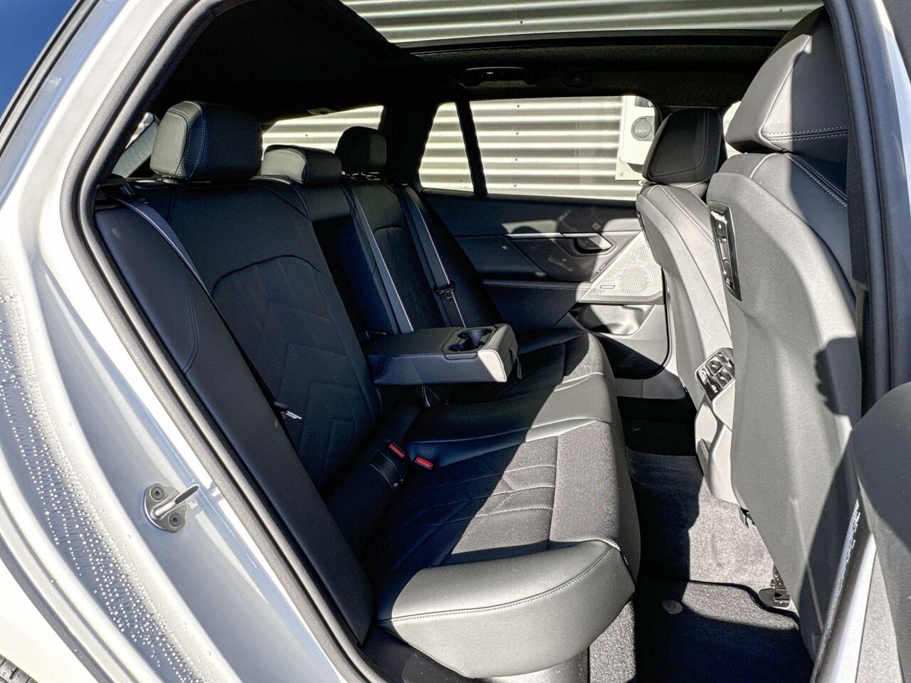 BMW i5 Touring eDrive40 M Sportpakket Pro / Innovation Pack / Travel Pack