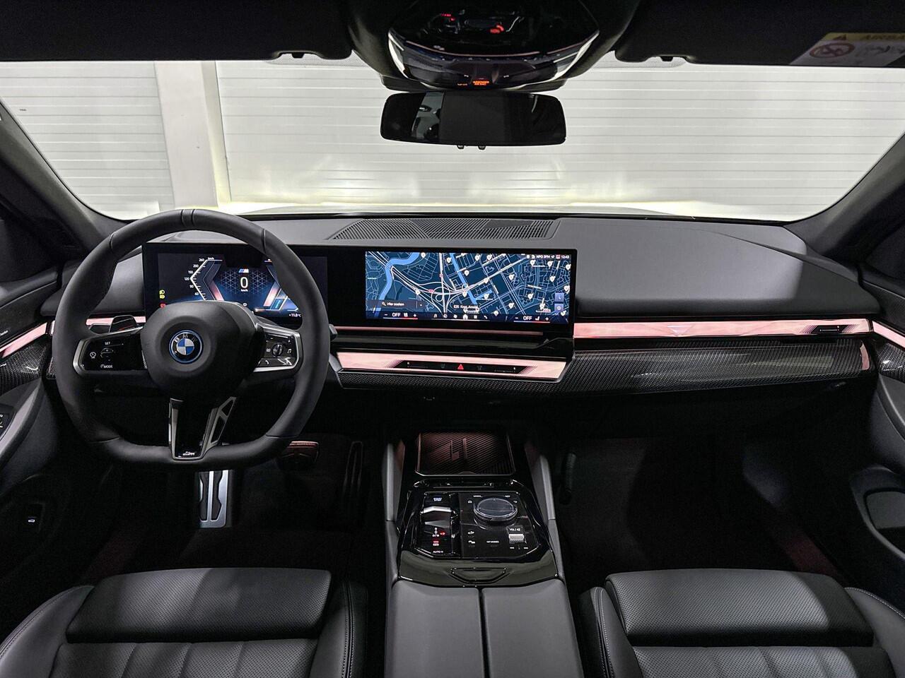 BMW i5 Sedan eDrive40 | M-Sport | Travel Pack | Comfort Pack | Driving Assistant Plus | Harman/Kardon | Comfort Access | Trekhaak