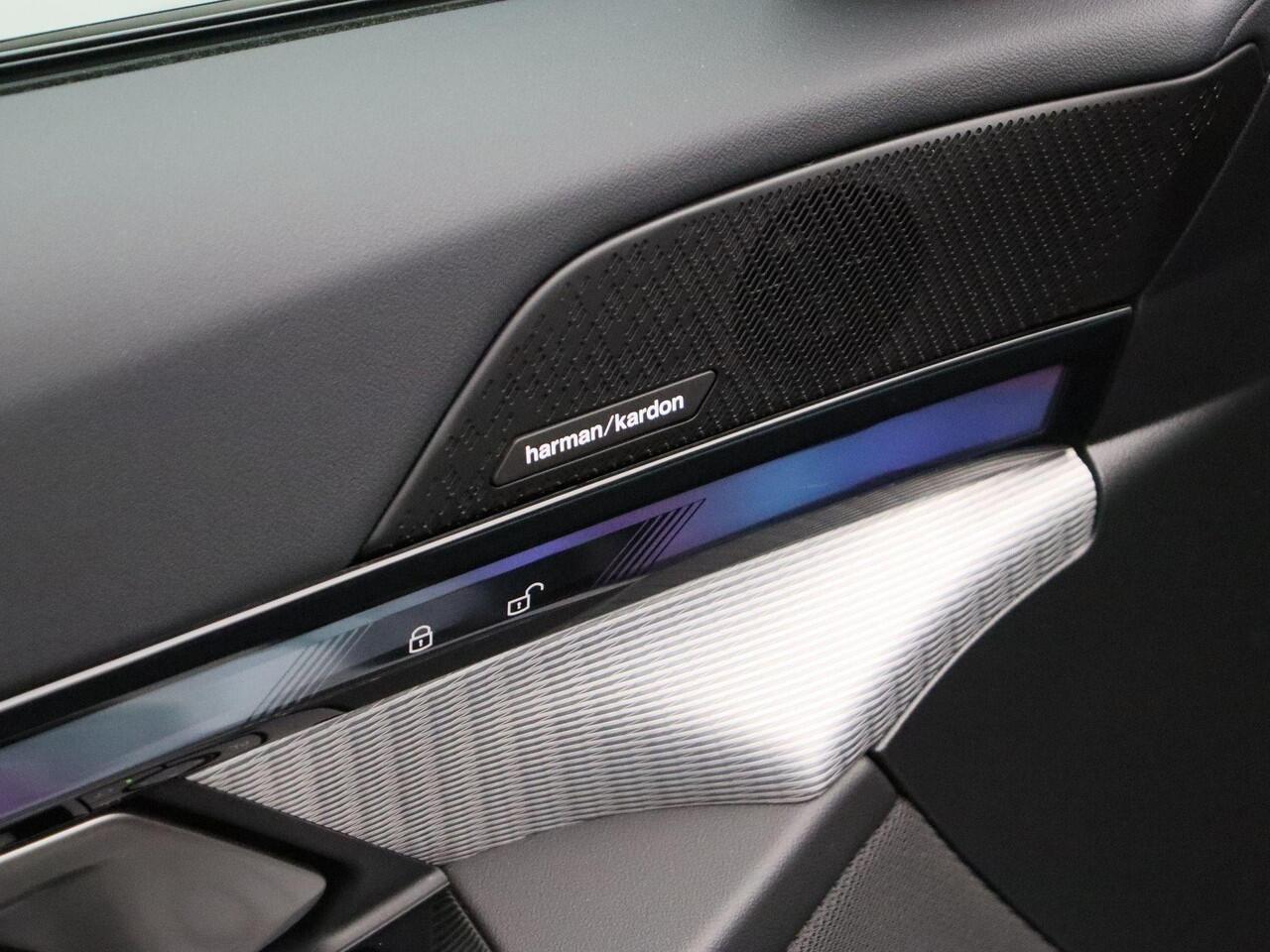 BMW i5 Touring eDrive40 M Sportpakket | M Sport Edition | Trekhaak | Driving Assistant Plus | Harman-Kardon | 20''