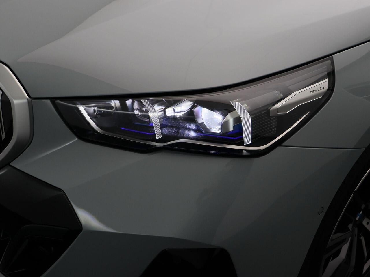 BMW i5 Touring eDrive40 M Sportpakket | M Sport Edition | Trekhaak | Driving Assistant Plus | Harman-Kardon | 20''