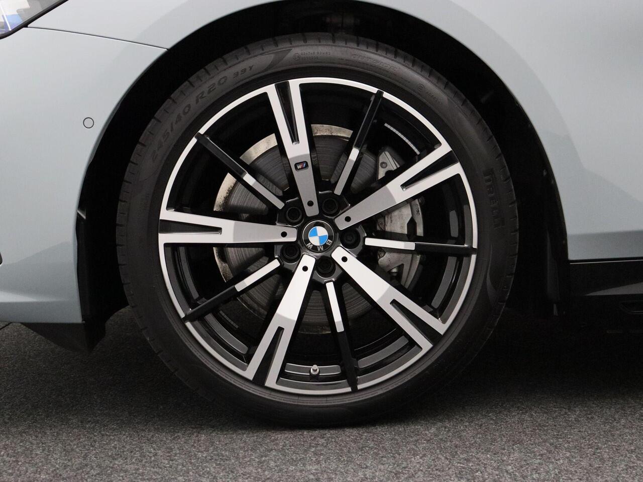 BMW i5 Touring eDrive40 M Sportpakket | M Sport Edition | Trekhaak | Driving Assistant Plus | Harman-Kardon | 20''