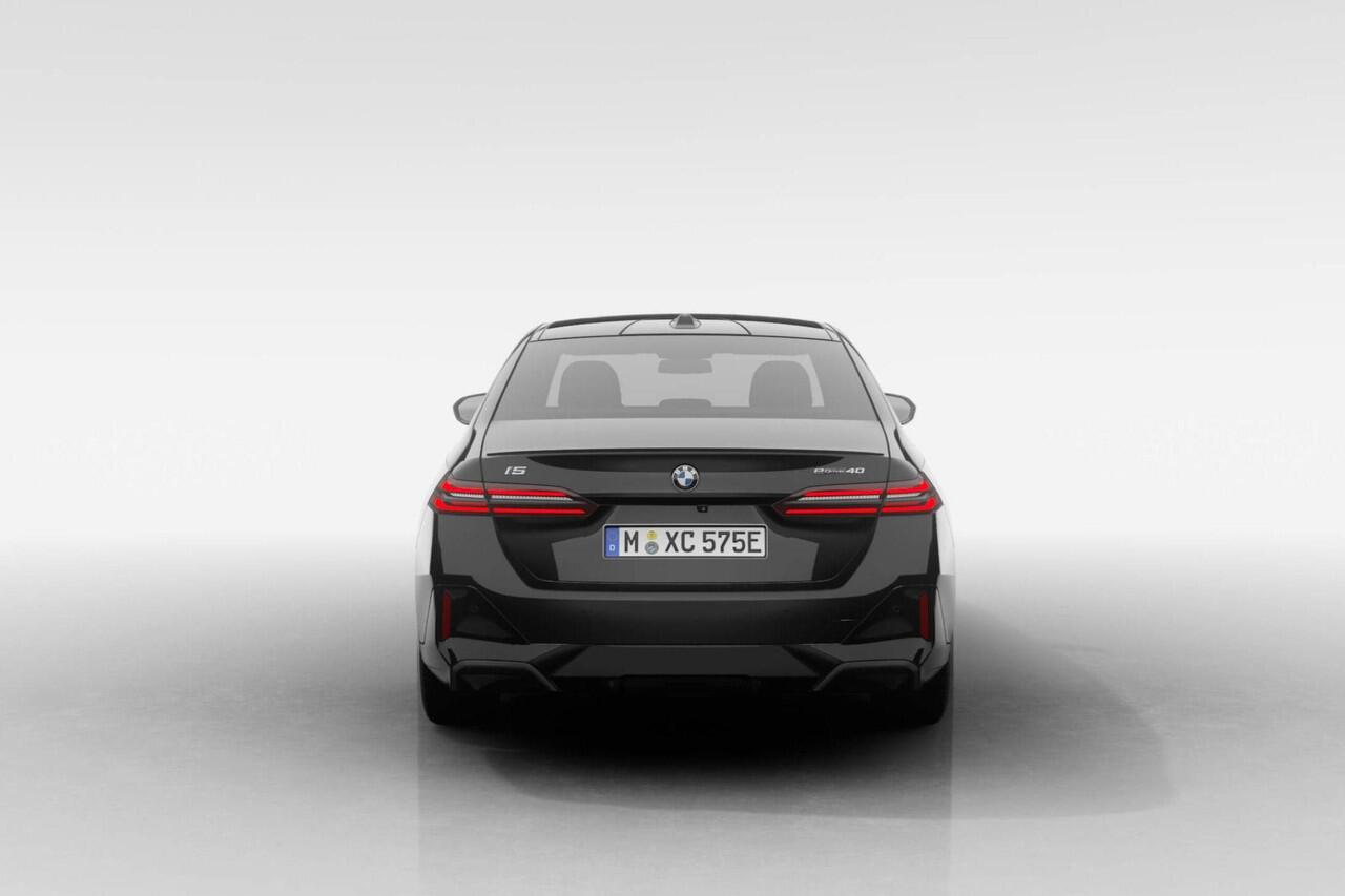 BMW i5 Sedan eDrive40 M Sport Edition | M Sport Pro | Innovation Pack | Travel Pack | Comfort Pack | Showroomvoordeel