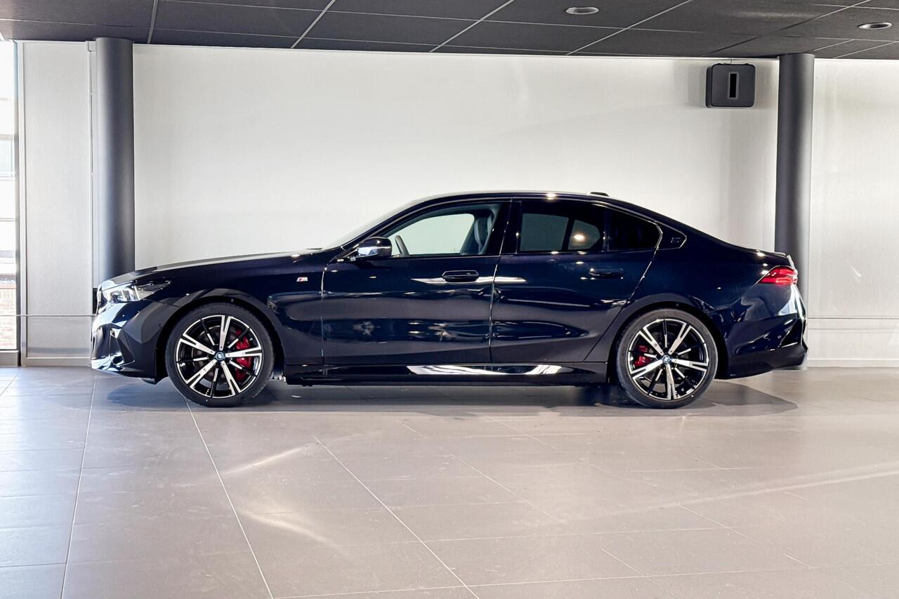 BMW i5 Sedan eDrive40 M Sport Edition | M Sport Pro | Travel Pack | Comfort Pack | Showroomvoordeel | ElectricDeals