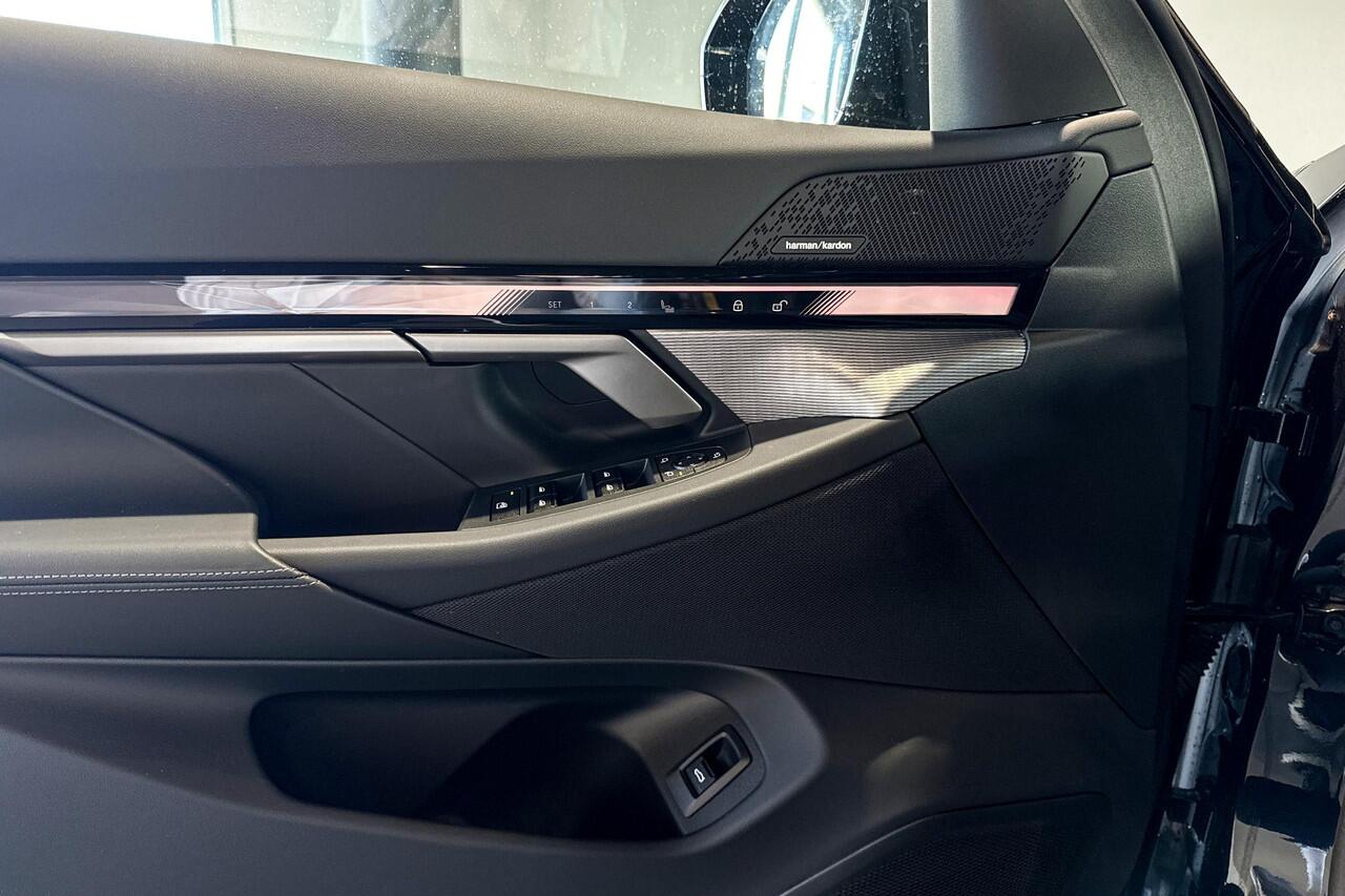 BMW i5 Sedan eDrive40 M Sport Edition | M Sport Pro | Travel Pack | Comfort Pack | Showroomvoordeel | ElectricDeals