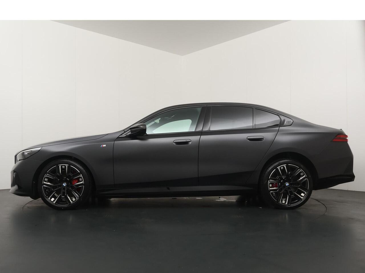 BMW i5 Sedan M60 xDrive | M Sportpakket Pro | Innovation Pack | Travel Pack | Comfort Pack | Showroom Selection