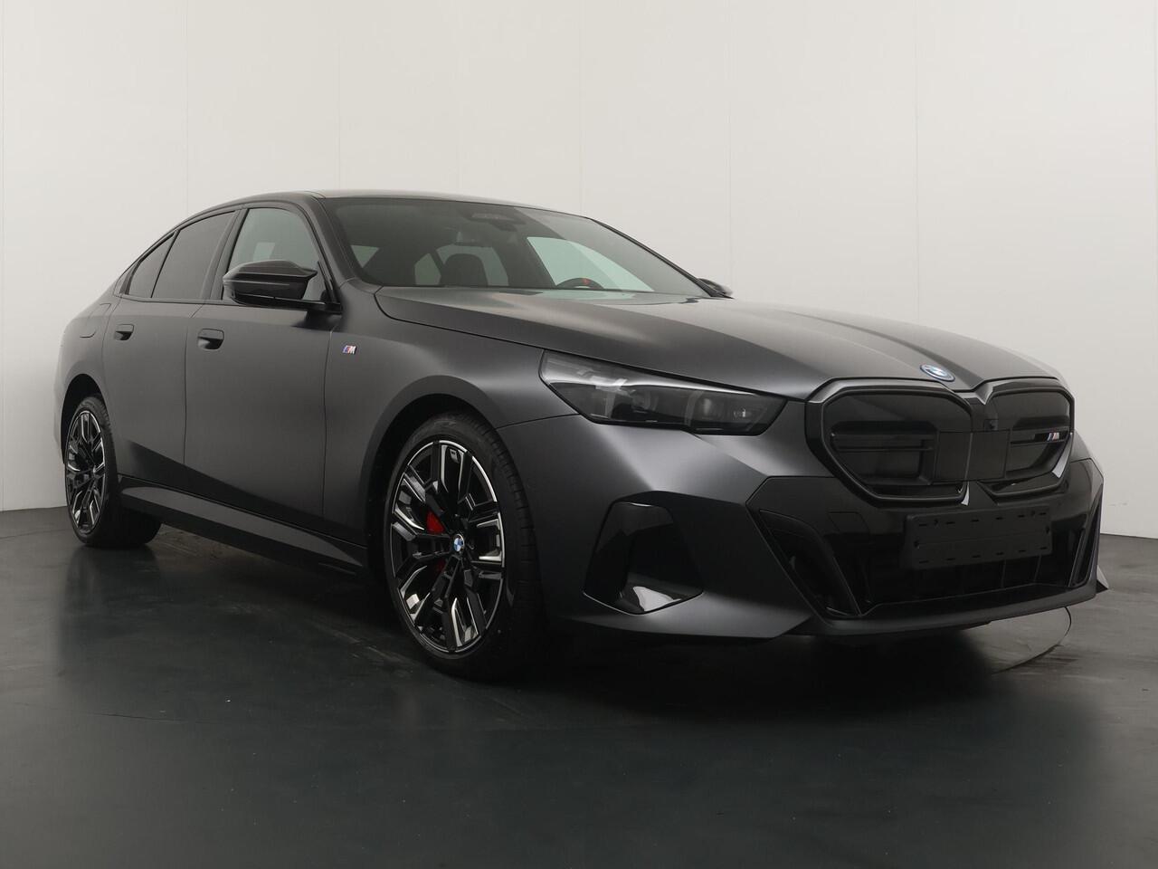 BMW i5 Sedan M60 xDrive | M Sportpakket Pro | Innovation Pack | Travel Pack | Comfort Pack | Showroom Selection