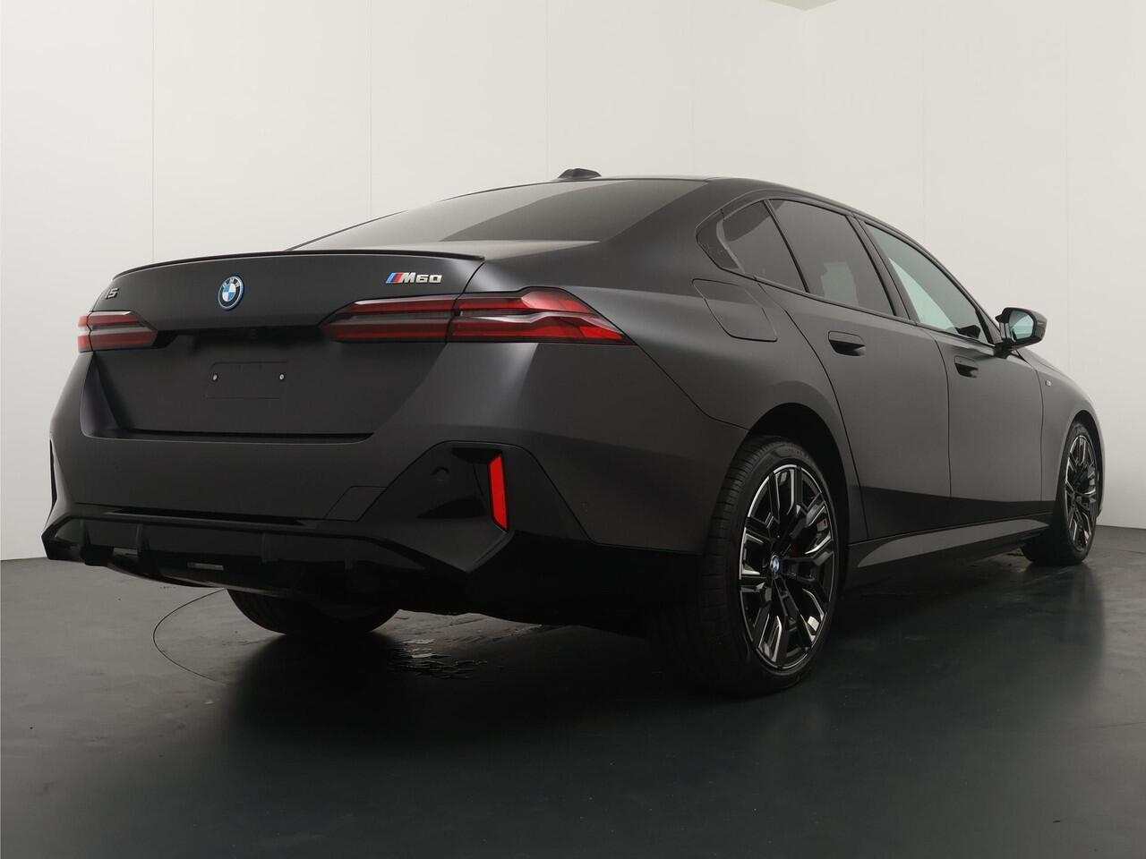 BMW i5 Sedan M60 xDrive | M Sportpakket Pro | Innovation Pack | Travel Pack | Comfort Pack | Showroom Selection