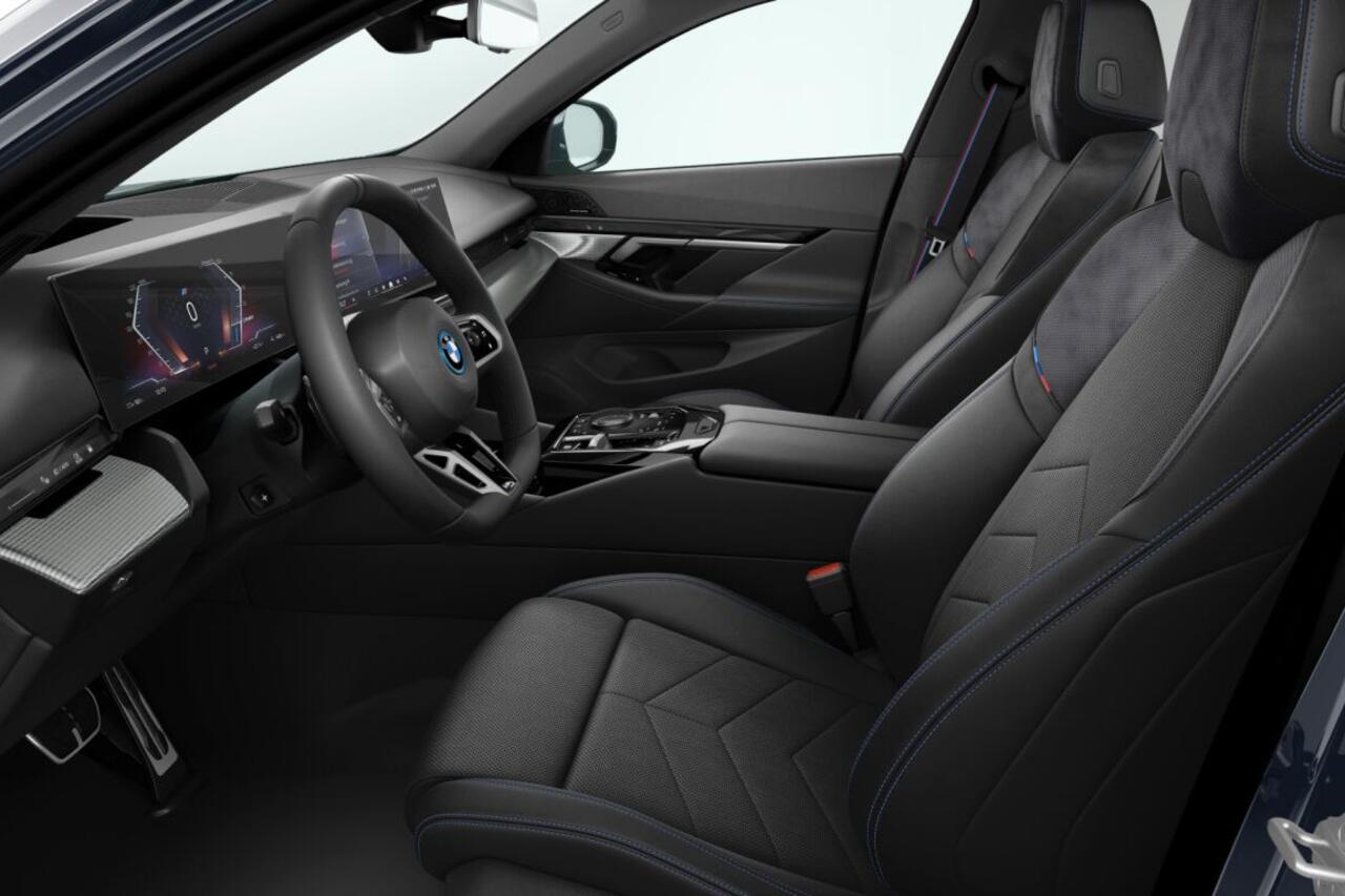 BMW i5 Touring xDrive40 84 kWh | M Sportpakket Pro | Innovation Pack | Travel Pack | Comfort Pack | Trekhaak | ElectricDeals