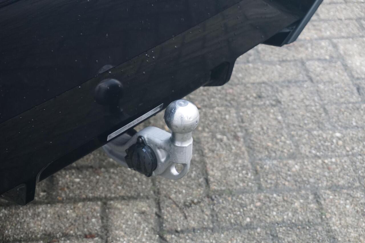 BMW i5 xDrive40 M Sportpakket 19'' / Panoramadak / Harman Kardon / Parking Assistant Plus / Trekhaak