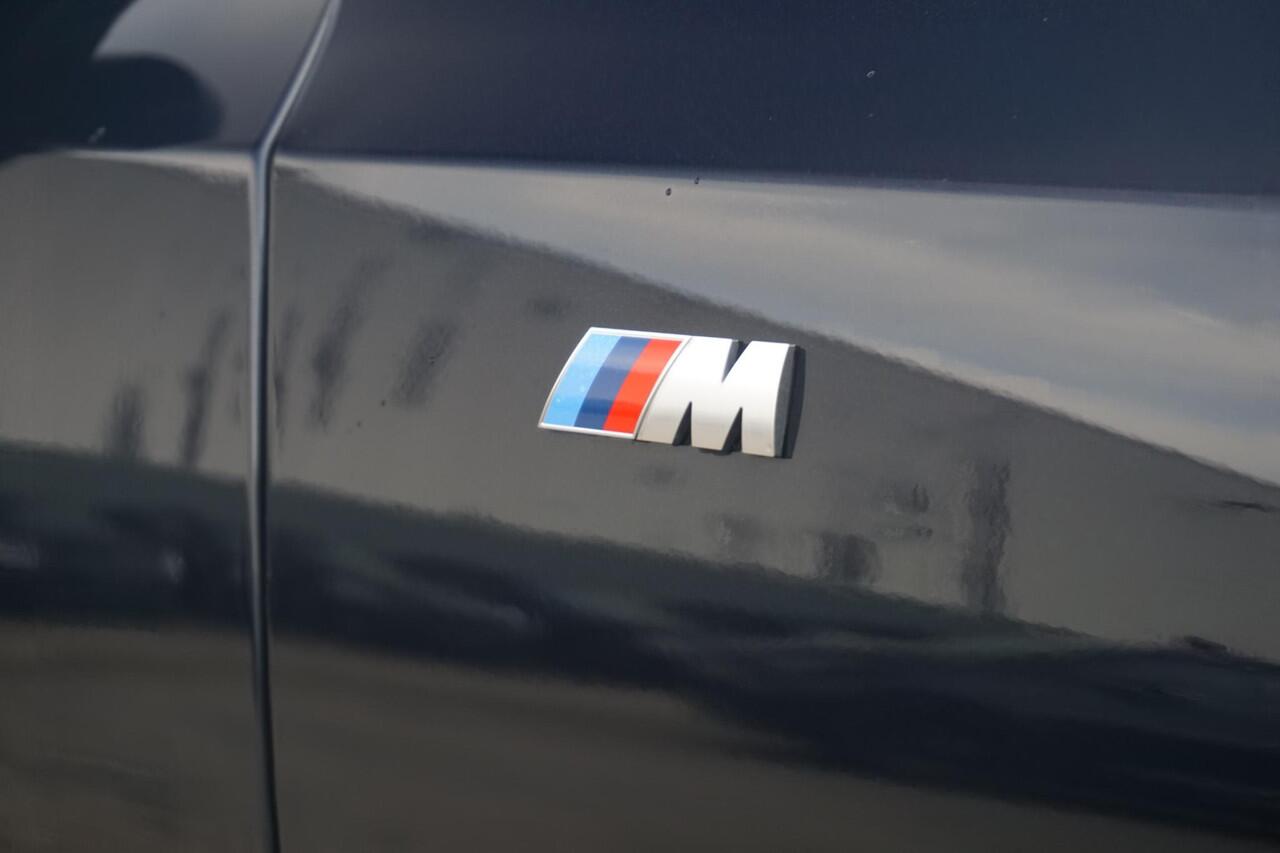 BMW i5 xDrive40 M Sportpakket 19'' / Panoramadak / Harman Kardon / Parking Assistant Plus / Trekhaak