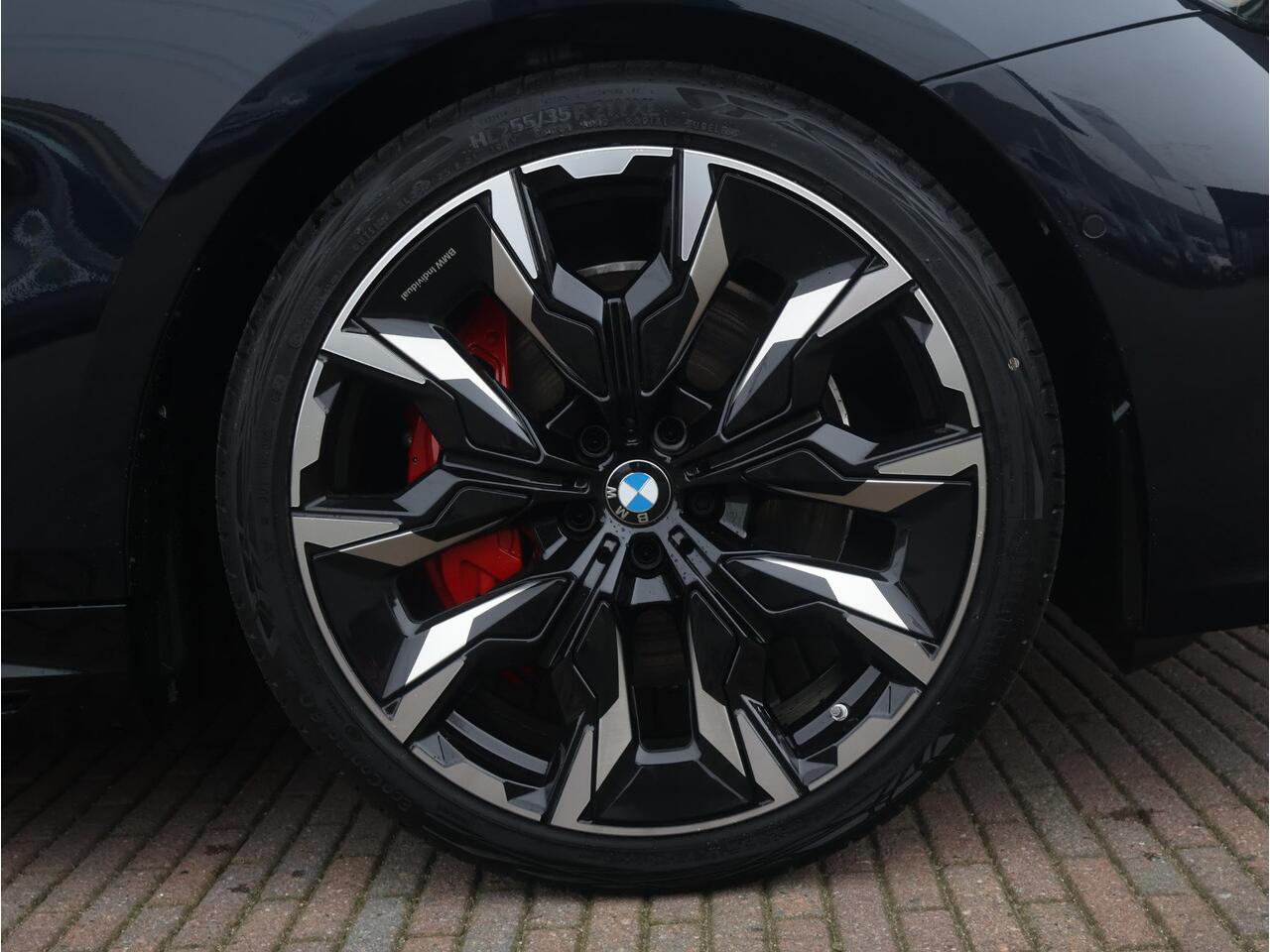 BMW i5 M60 xDrive | Sportpakket Pro | Equipment Pack Pro | Travel Pack | Showroom Selection