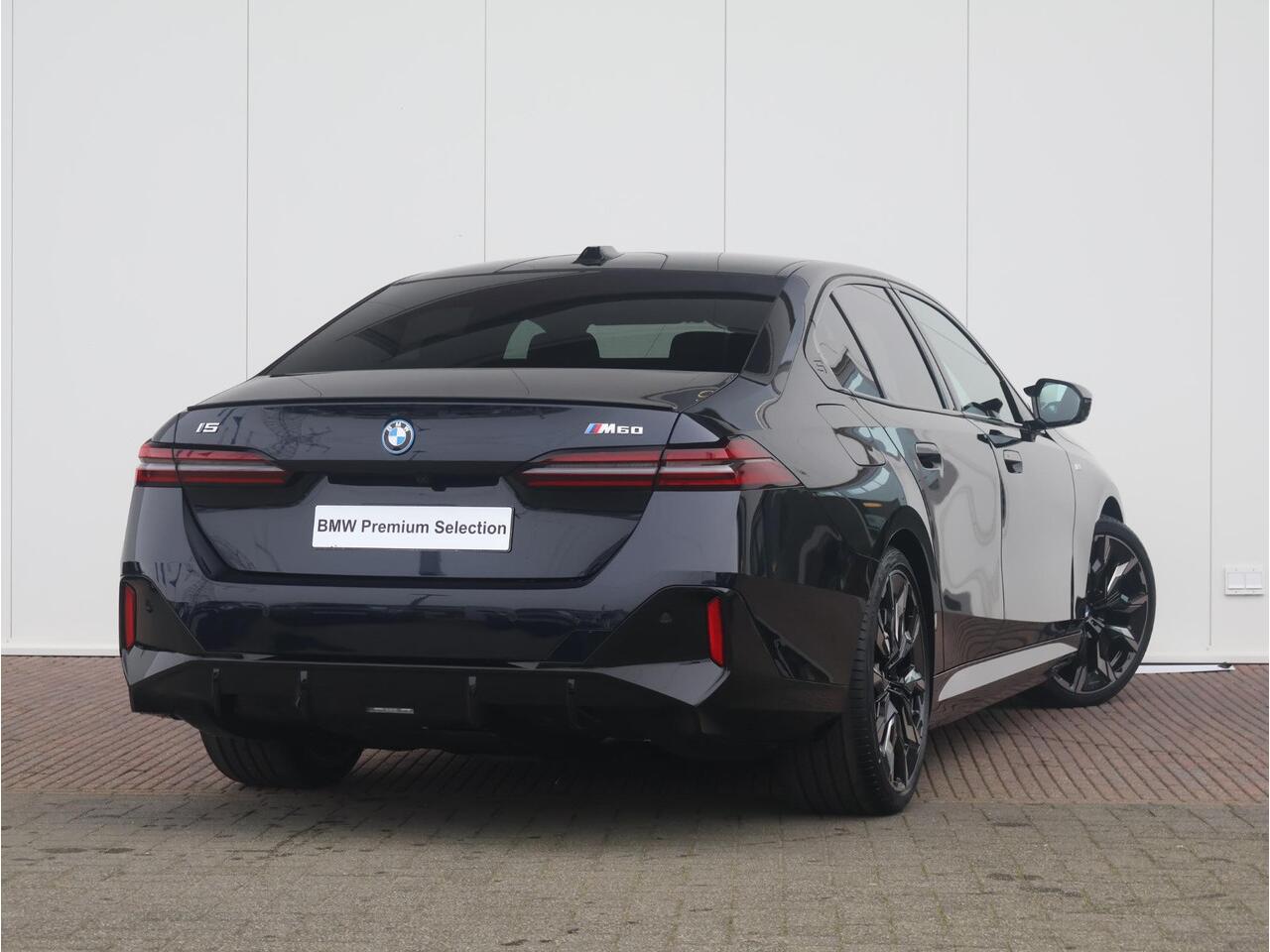 BMW i5 M60 xDrive | Sportpakket Pro | Equipment Pack Pro | Travel Pack | Showroom Selection