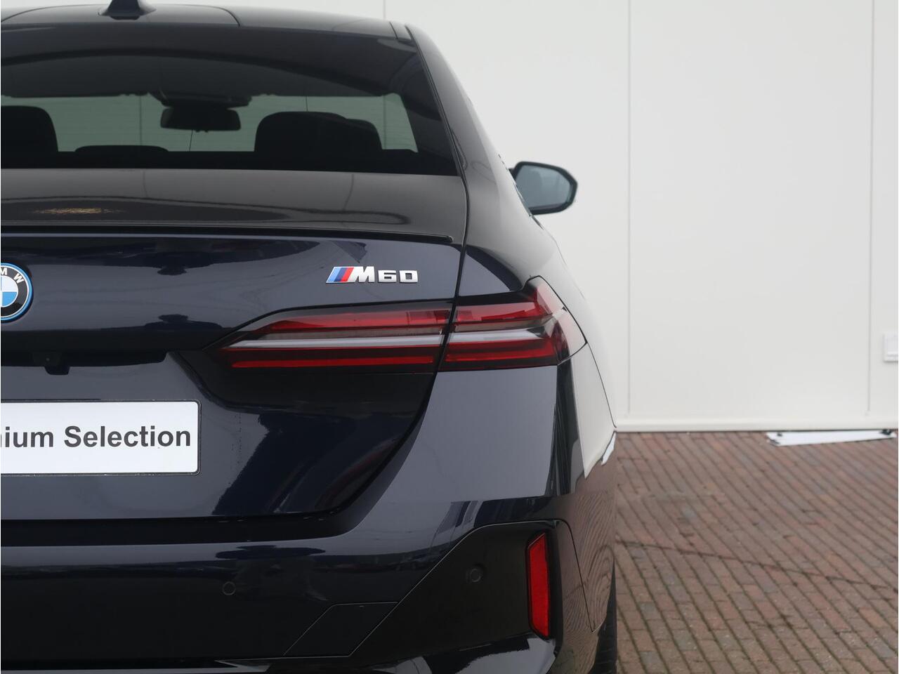 BMW i5 M60 xDrive | Sportpakket Pro | Equipment Pack Pro | Travel Pack | Showroom Selection