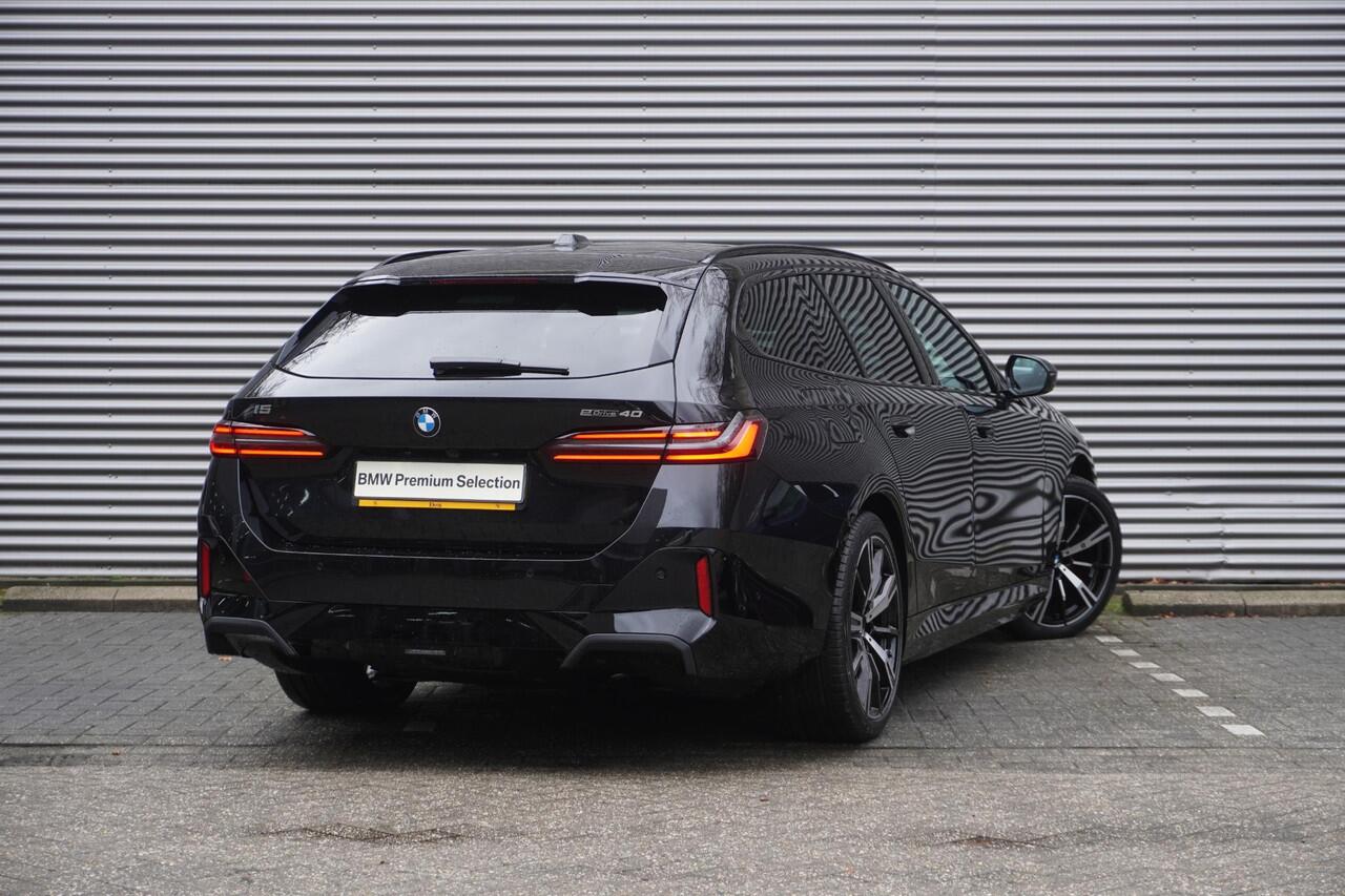 BMW i5 Touring eDrive40 M Sportpakket Pro | Panoramadak elektrisch | Bowers & Wilkins Surround Sound System | Driving Assistant Professional | Adaptieve LED-koplampen | Lentevoordeel