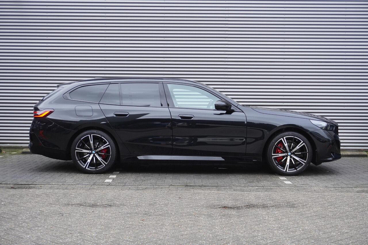 BMW i5 Touring eDrive40 M Sportpakket Pro | Panoramadak elektrisch | Bowers & Wilkins Surround Sound System | Driving Assistant Professional | Adaptieve LED-koplampen | Lentevoordeel