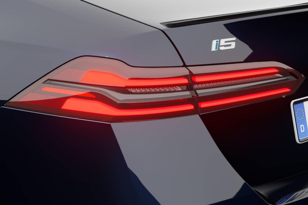 BMW i5 Sedan M60 xDrive | M Sport Pro | Innovation Pack | Travel Pack | Comfort Pack | Bowers & Wilkins Surround System | Trekhaak | ElectricDeals