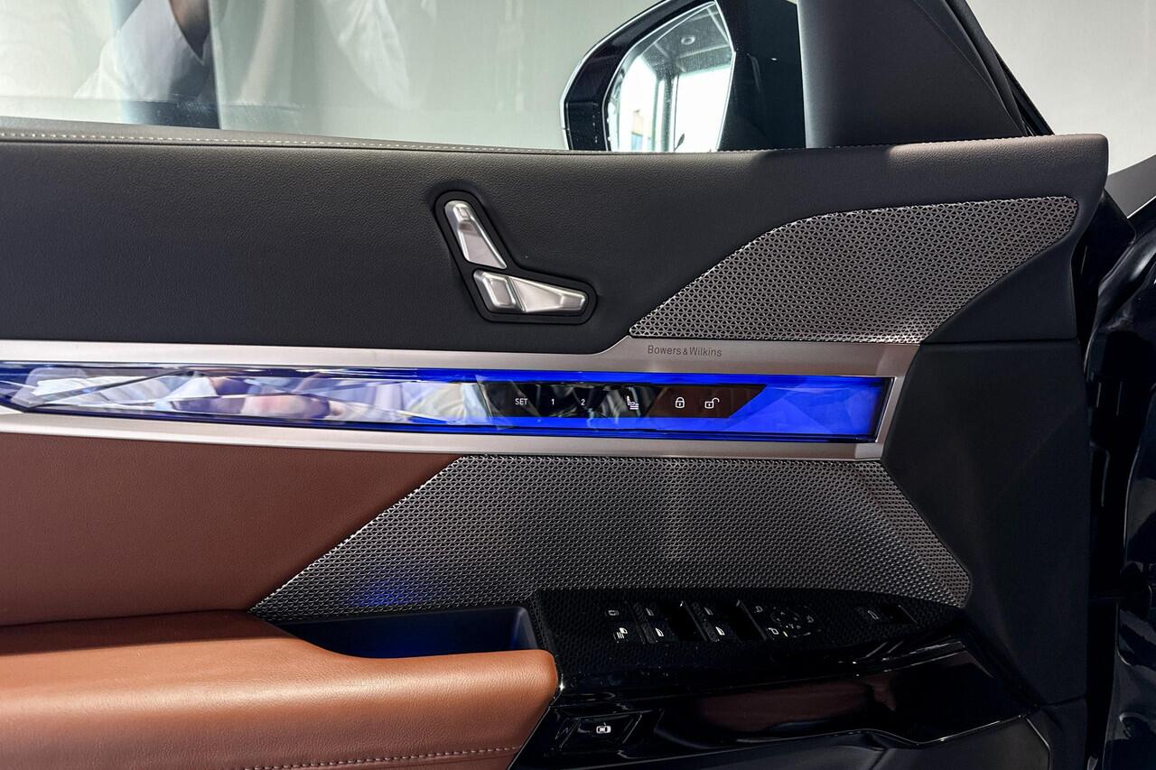BMW i7 xDrive60 M Sport | Bowers & Wilkins | Trekhaak