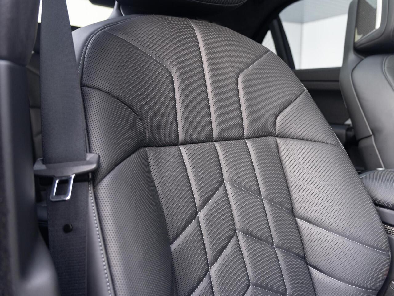 BMW i7 xDrive60 | M Sportpakket Pro | Innovation Pack | Individual Interieur | Bowers & Wilkins | Iconic Glow | Trekhaak