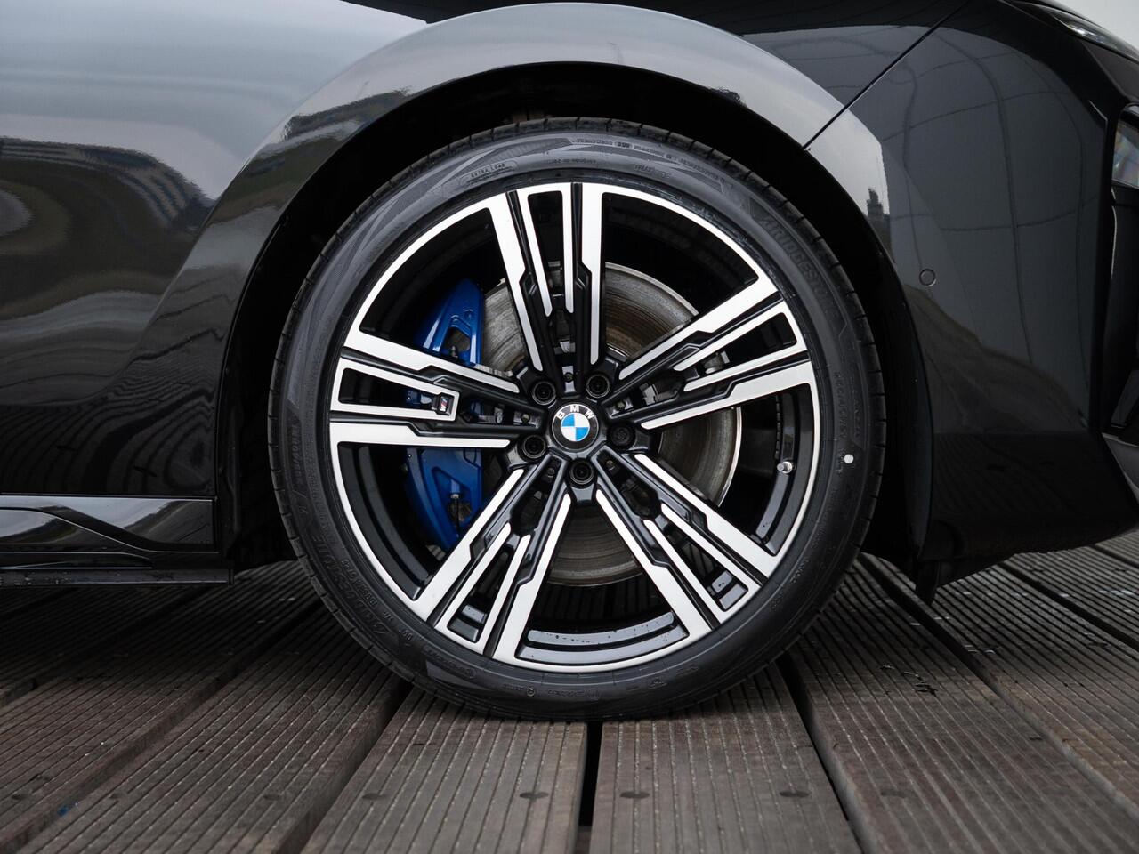 BMW i7 xDrive60 | M Sportpakket Pro | Innovation Pack | Individual Interieur | Bowers & Wilkins | Iconic Glow | Trekhaak