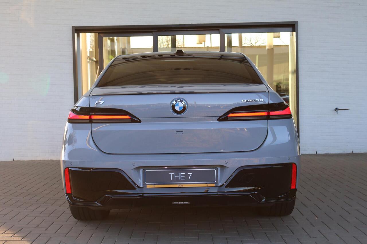 BMW i7 eDrive50 Privilege Edition | M Sportpakket Pro | Executive Edition | Innovation Pack | Sky Lounge | Iconic Glow