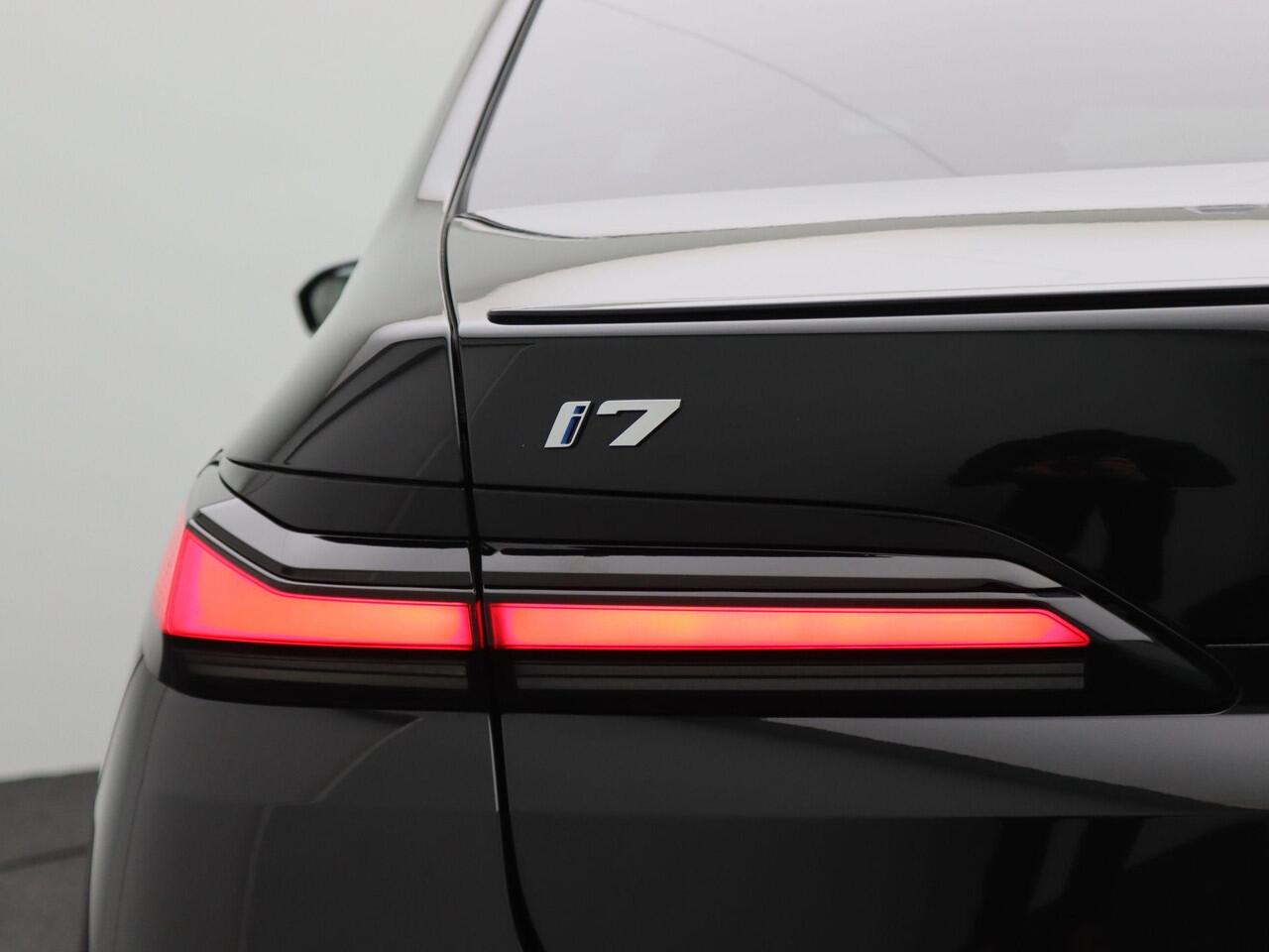 BMW i7 xDrive60 M Sportpakket Pro | Innovation Pack | Climate Acoustics Pack | Integral Active Steering | Driving Assistant Professional | Parking Assistant Professional | 21''