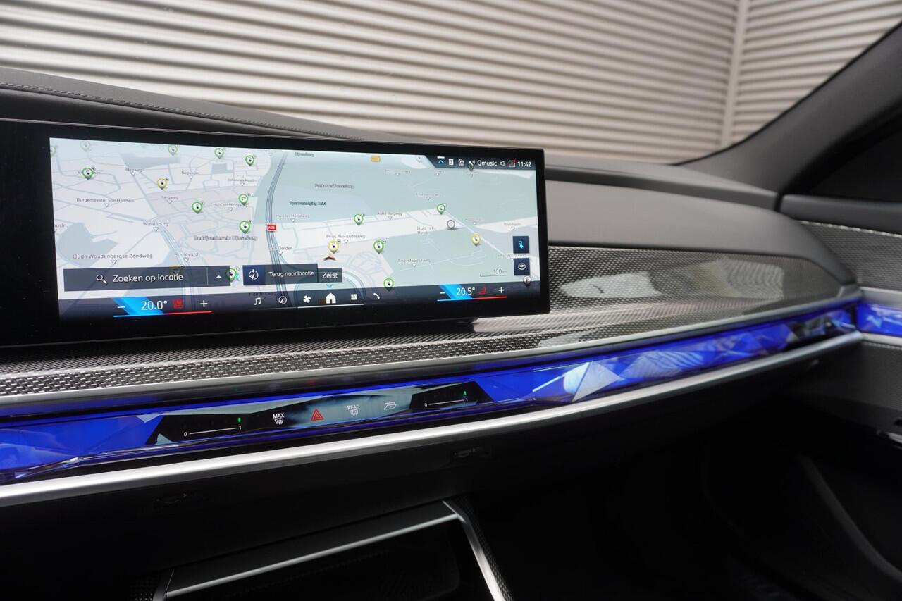 BMW i7 xDrive60 M Sportpakket | Glazen panoramadak Sky Lounge | Driving Assistant Professional | Parking Assistant professional | Stoelventilatie voorstoelen