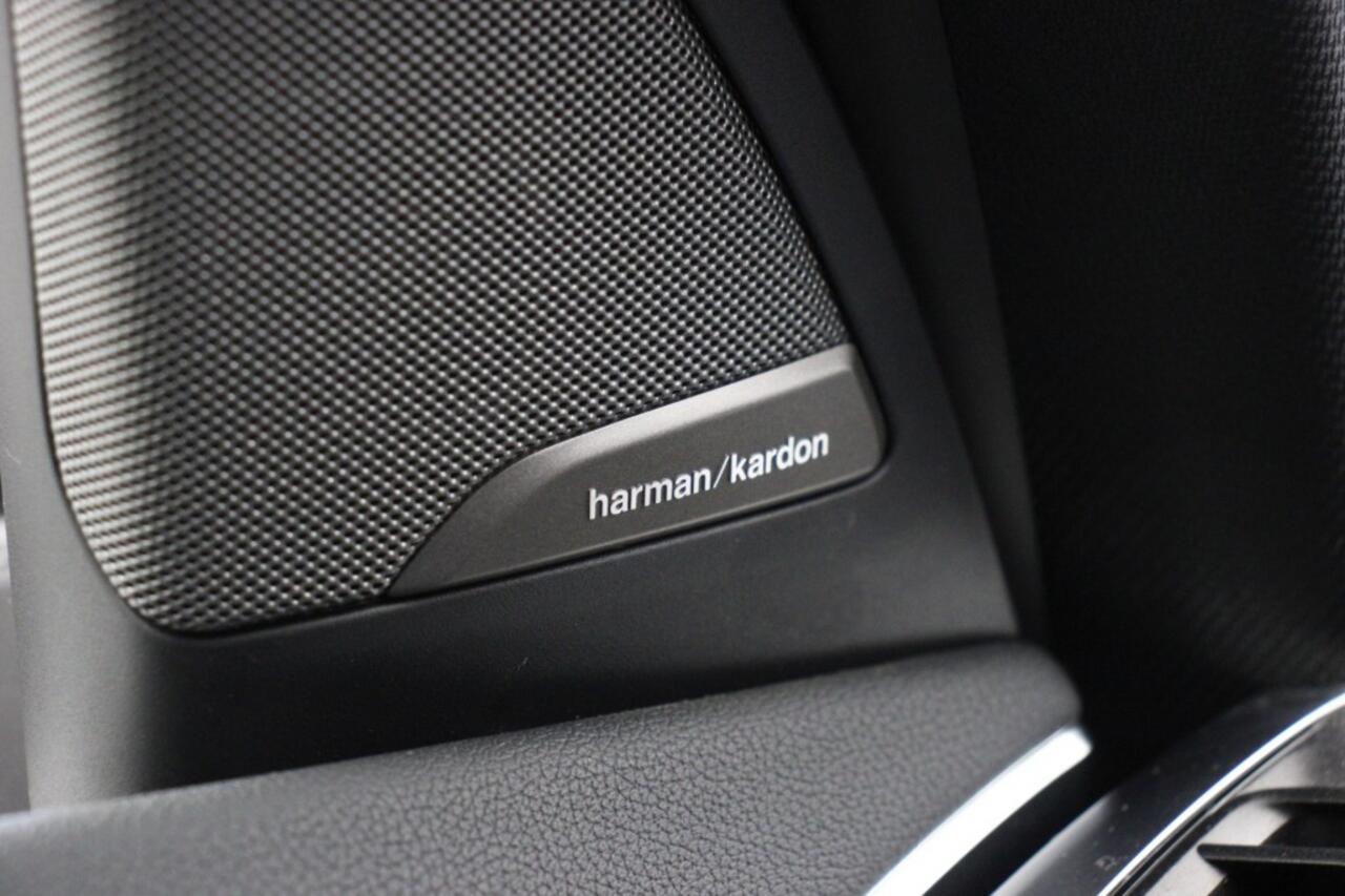 BMW iX High Executive 80 kWh - Carplay, Navi, Panorama, Leer, Camera, Stoelverw.