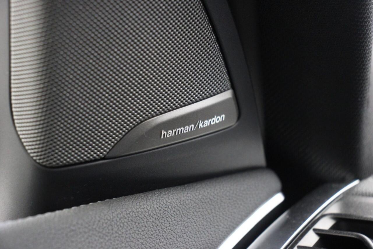 BMW iX High Executive 80 kWh - Carplay, Navi, Panorama, Leer, Camera, Stoelverw.