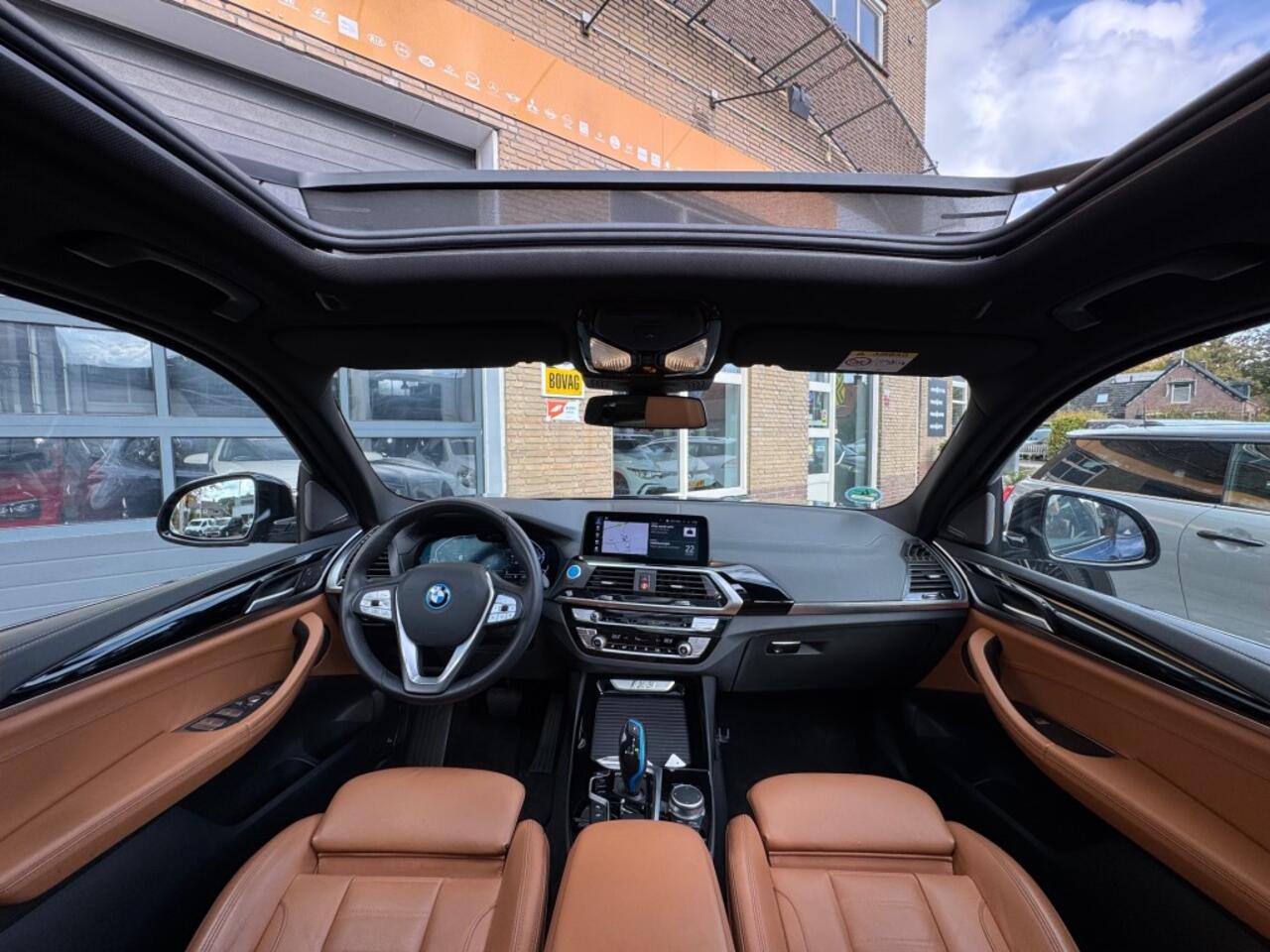 BMW iX HIGH EXECUTIVE 80KWh PANODAK/LEER/TREKHAAK/LED/CAMERA/1E EIG./NL
