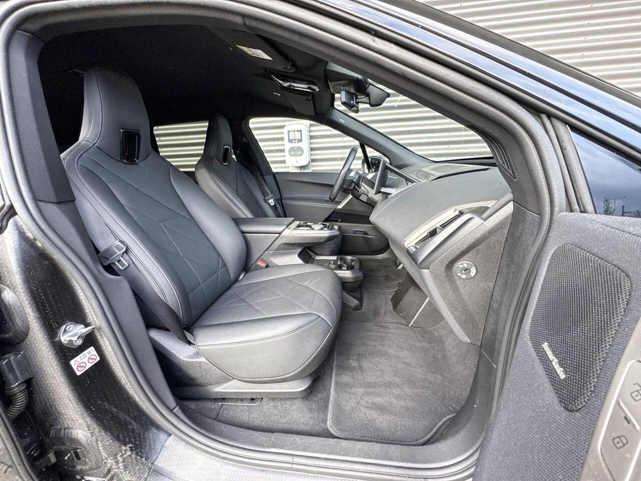 BMW iX xDrive40 Sportpakket / Comfort Access / Driving Assistant Professional / Parking Assistant Plus / Harman Kardon / 22 inch