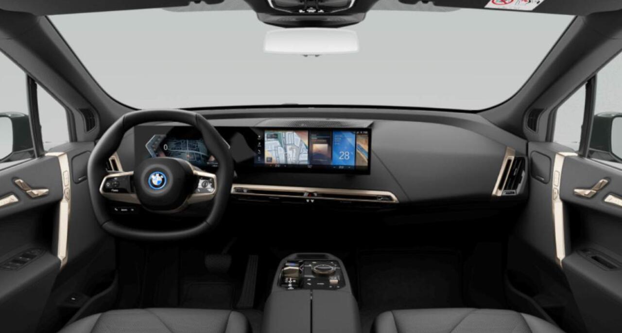 BMW iX xDrive40 77 kWh Sportpakket - Trekhaak - Multifunctionele stoelen - Comfort acces - Parking Assistant Plus - Harman Kardon - Extra-warmtewerende voorruit - Hemelbekleding in Anthrazit -