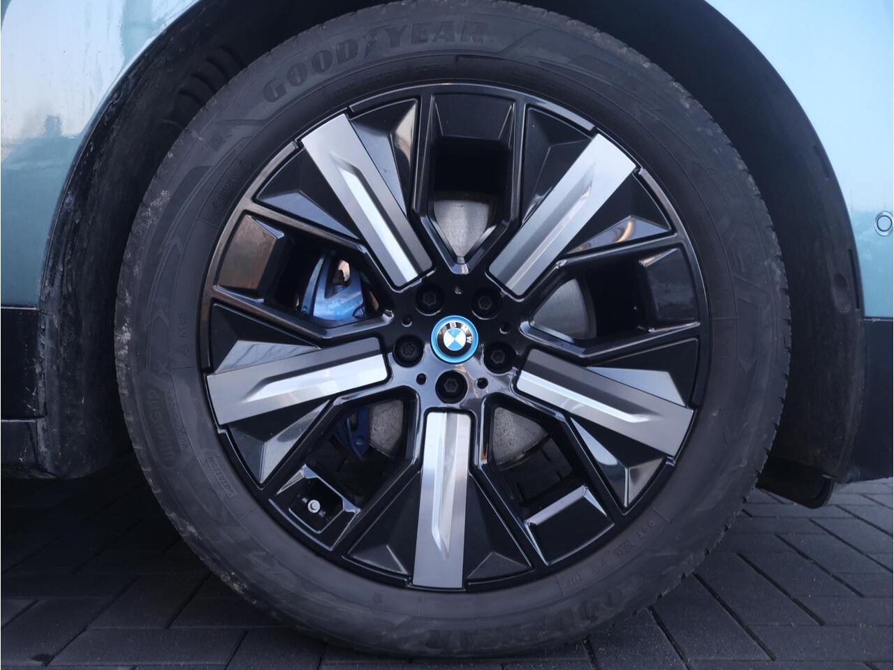 BMW iX xDrive40 High Executive 77 kWh Skylounge/ Driving Assistant Professional/ Harman-Kardon/ Sportpakket