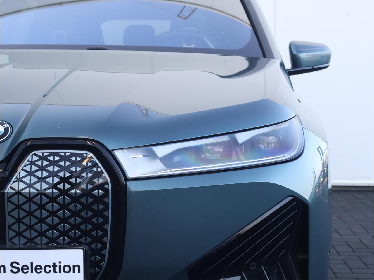 BMW iX xDrive40 High Executive 77 kWh Skylounge/ Driving Assistant Professional/ Harman-Kardon/ Sportpakket