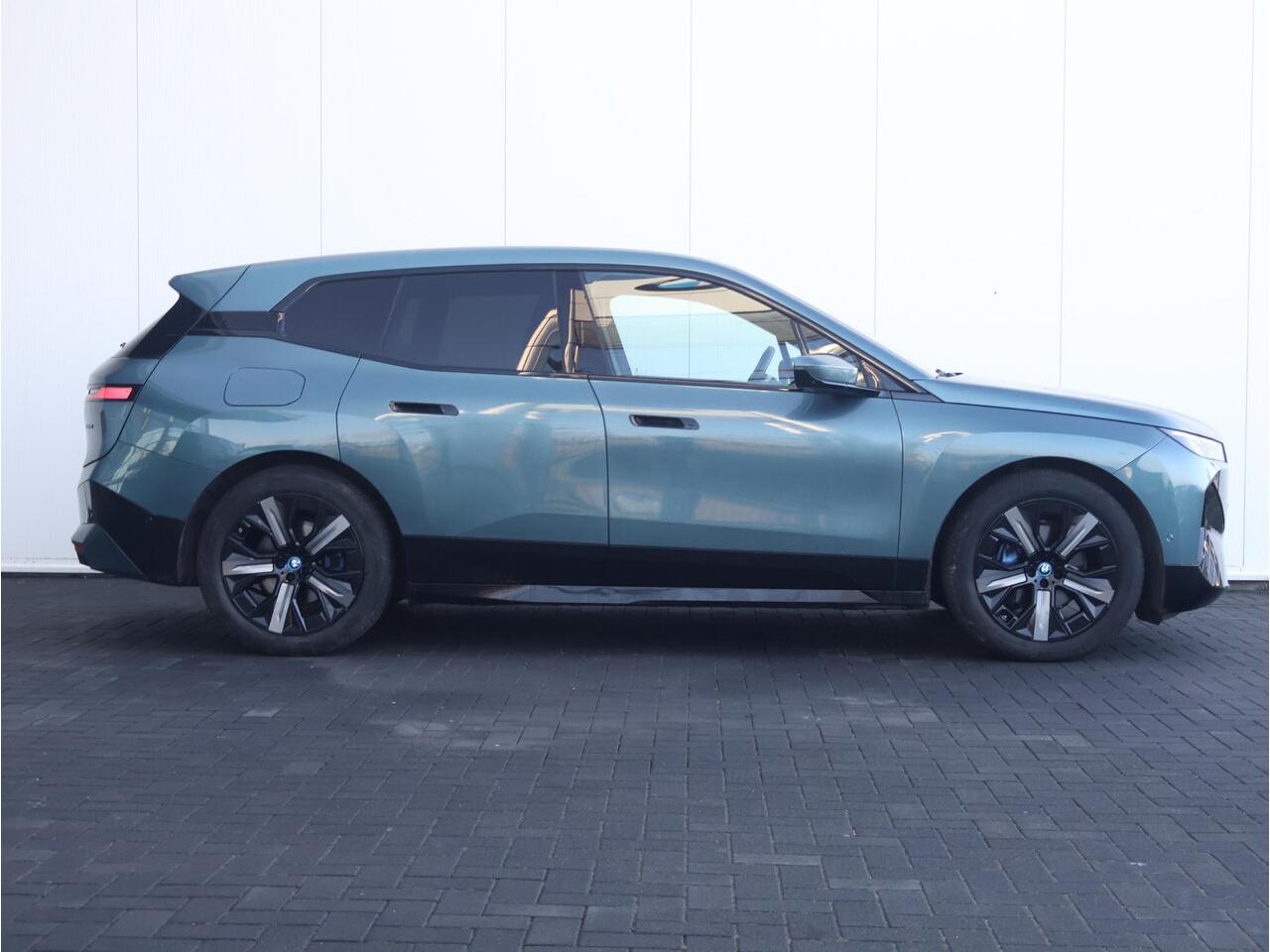 BMW iX xDrive40 High Executive 77 kWh Skylounge/ Driving Assistant Professional/ Harman-Kardon/ Sportpakket