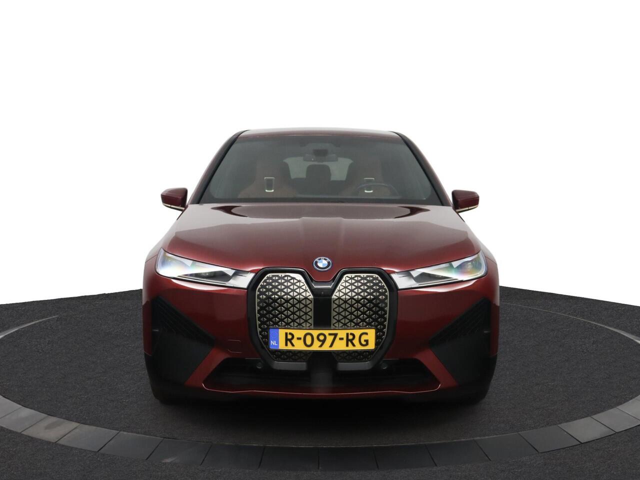 BMW iX XDrive40 Executive 77 kWh |NAP|SOH 97,4%|Leder|Memory