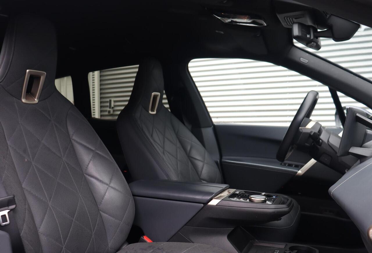BMW iX xDrive40 | High Executive | Sportpakket | Driving Assistant Prof. | Head-Up | Trekhaak | Soft Close | Harman Kardon | 21'' LMV