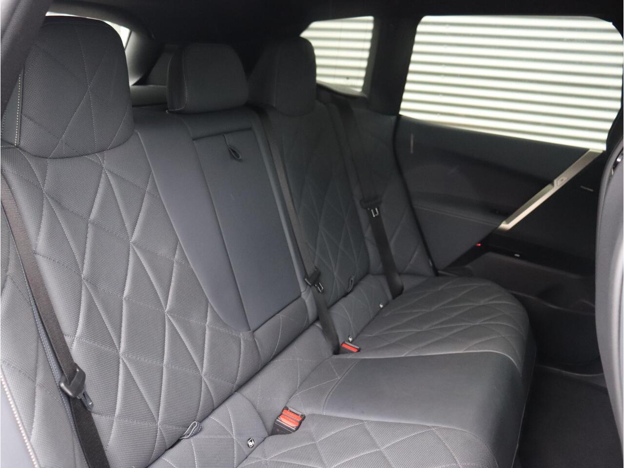 BMW iX xDrive40 | High Executive | Sportpakket | Driving Assistant Prof. | Head-Up | Trekhaak | Soft Close | Harman Kardon | 21'' LMV