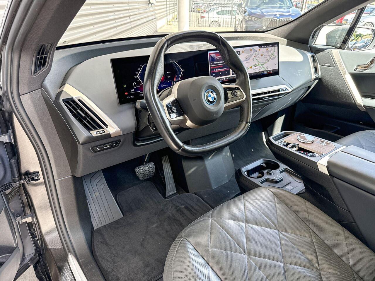 BMW iX xDrive40 Business Edition Plus 77 kWh / Selections