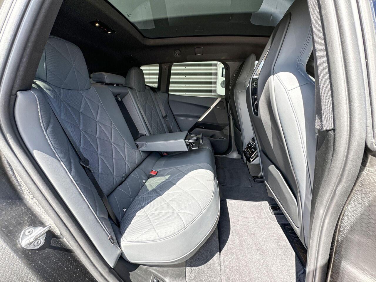 BMW iX xDrive40 Business Edition Plus 77 kWh / Selections