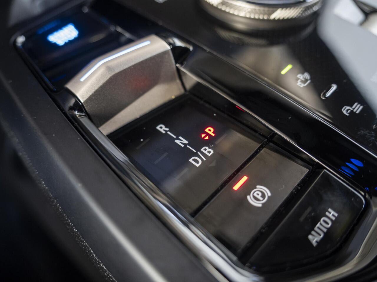 BMW iX M60 | High Executive | Driving Assistant Professional | Bowers & Wilkins | Sky Lounge | Comfort Access | Stoelventilatie | Soft-Close | Trekhaak