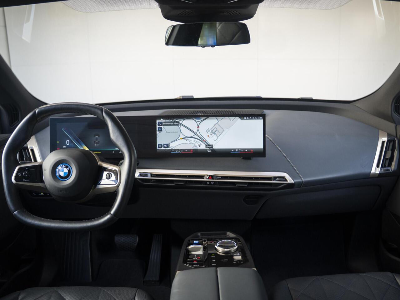 BMW iX M60 | High Executive | Driving Assistant Professional | Bowers & Wilkins | Sky Lounge | Comfort Access | Stoelventilatie | Soft-Close | Trekhaak