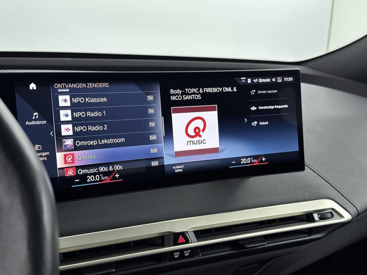BMW iX xDrive50 Executive 112 kWh | M Sportpakket | Comfort Access pakket | Live Cockpit Professional | Parking Assistant Plus | airco automatisch | airco separaat achter | Apple Carplay/Android Auto | lederen bekleding | navigatiesysteem full map | voorstoelen 