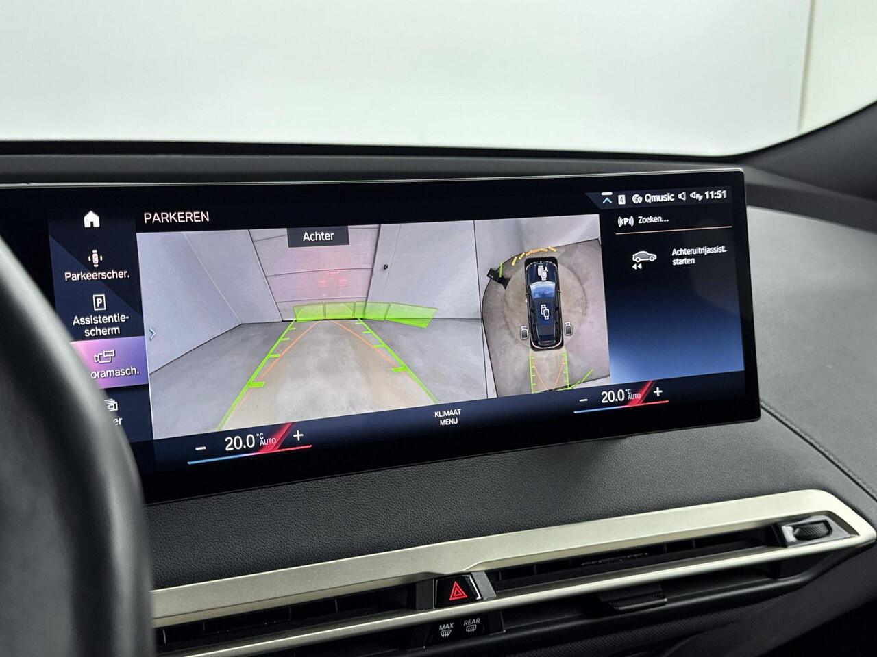 BMW iX xDrive50 Executive 112 kWh | M Sportpakket | Comfort Access pakket | Live Cockpit Professional | Parking Assistant Plus | airco automatisch | airco separaat achter | Apple Carplay/Android Auto | lederen bekleding | navigatiesysteem full map | voorstoelen 