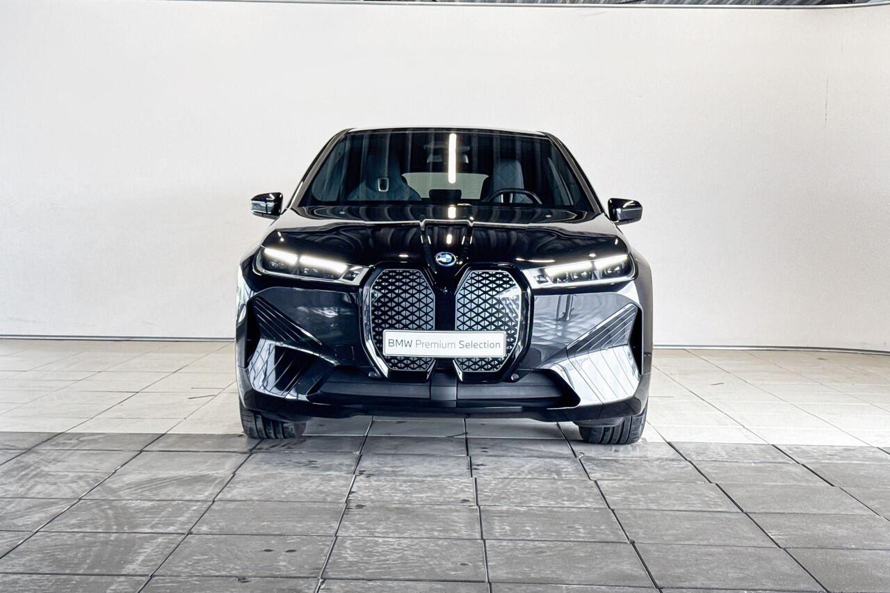 BMW iX xDrive50 Business Edition Plus Sportpakket | Selections