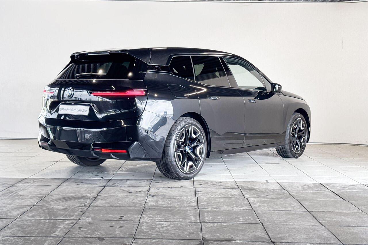 BMW iX xDrive50 Business Edition Plus Sportpakket | Selections