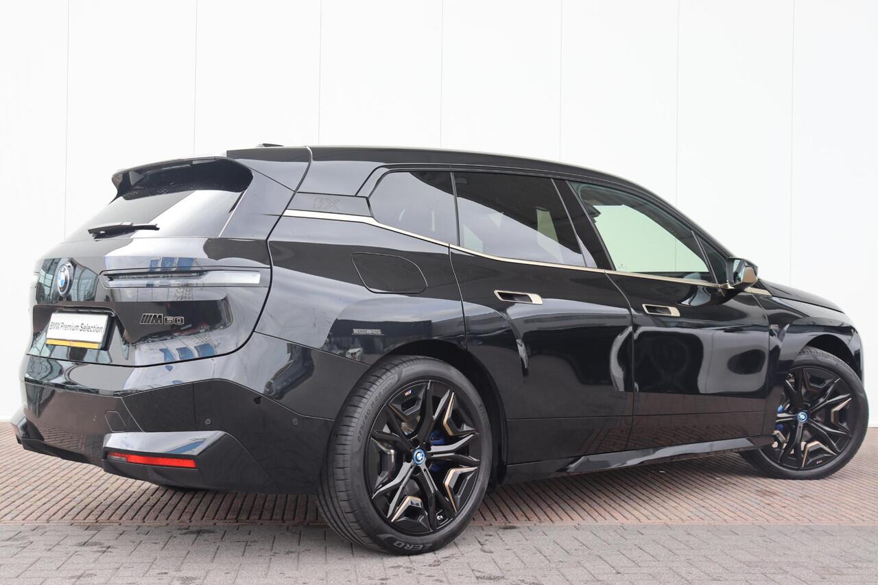BMW iX xDrive50 Executive 112 kWh Sportpakket/ 22" LMV/ Stoelventilatie/ Stoelverwarming/ Elektrische Stoelen/ Achteruitrij camera