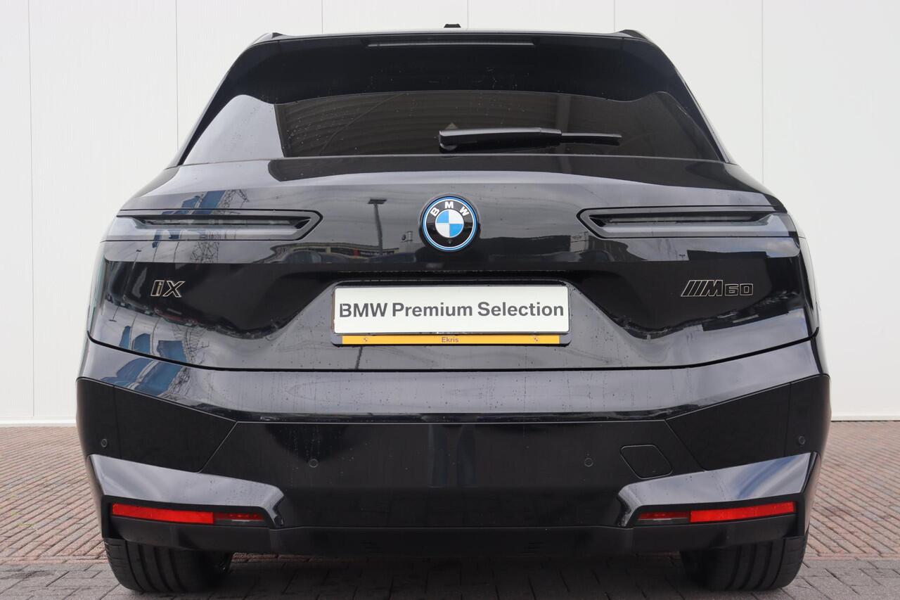 BMW iX xDrive50 Executive 112 kWh Sportpakket/ 22" LMV/ Stoelventilatie/ Stoelverwarming/ Elektrische Stoelen/ Achteruitrij camera